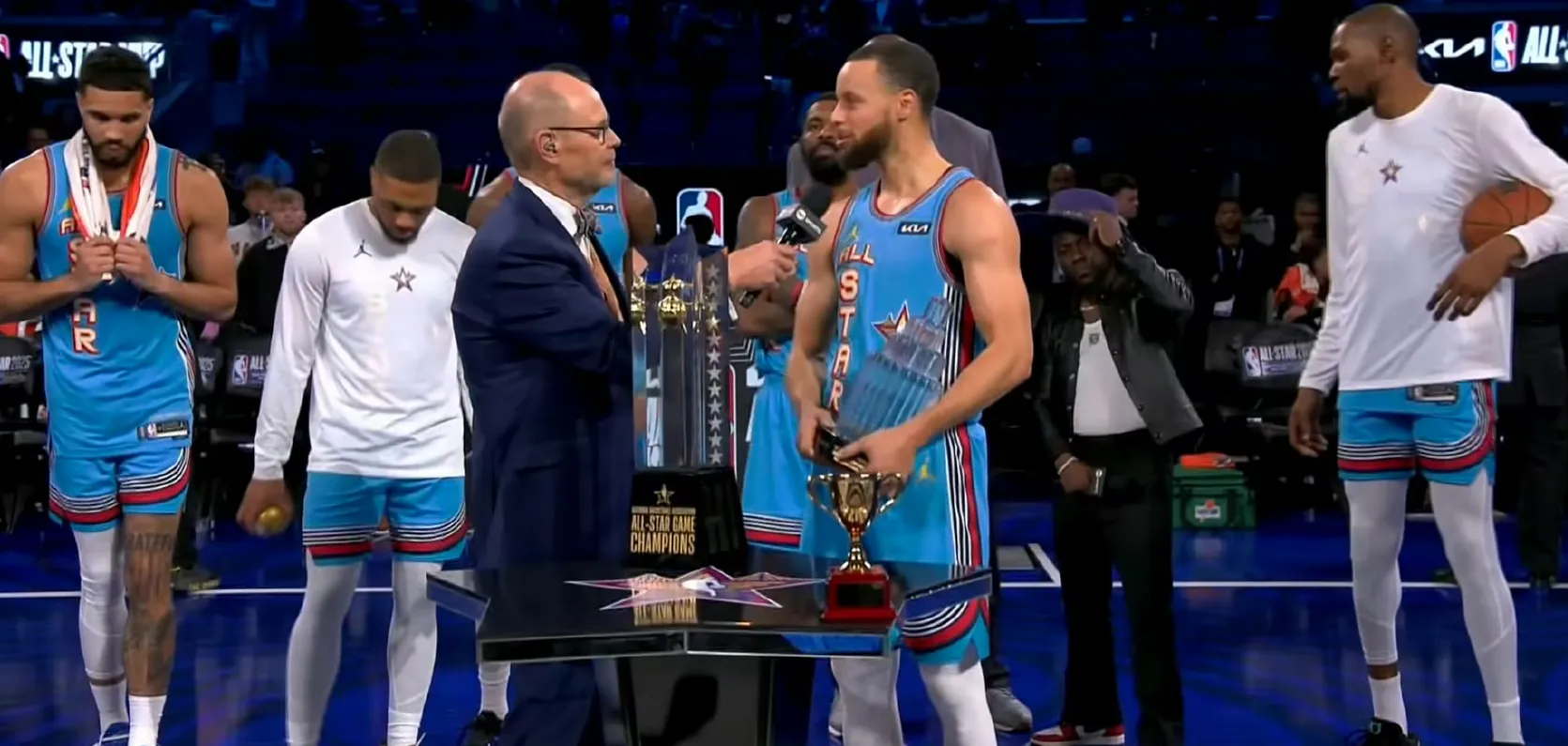 塔图姆连续五场比赛得分超过比赛局势复杂，勇士不断突破！