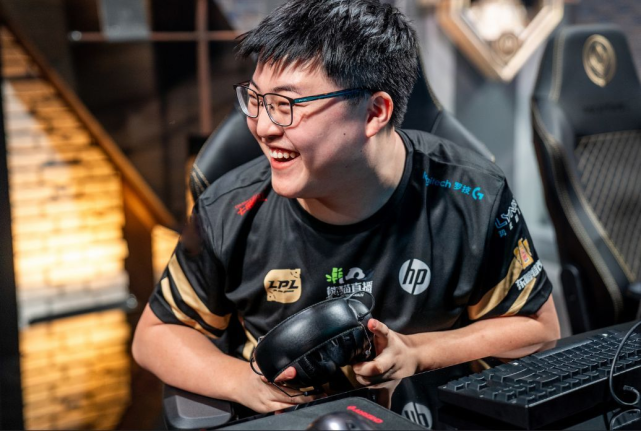 TheShy意外战胜篮网，重要助攻引爆全场！