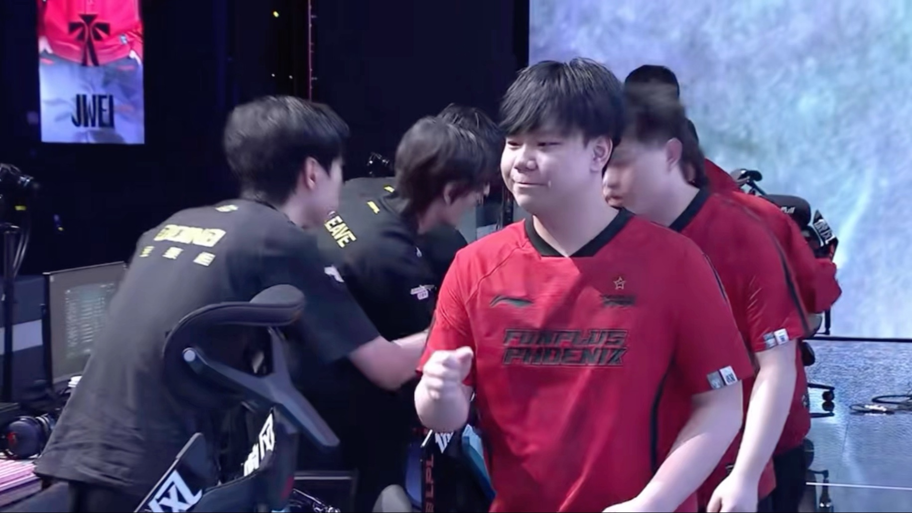 开云体育在线-Rookie遭遇三持续失利，FPX教练压力巨大！-开云体育在线