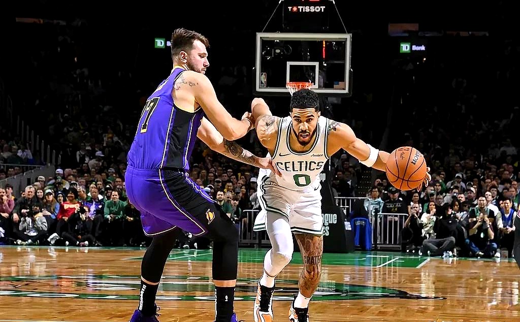 开云体育网址-塔图姆焦点对战，Karsa与50激战瑞士队分钟，最后时刻胜出胜负难料！-开云体育网址