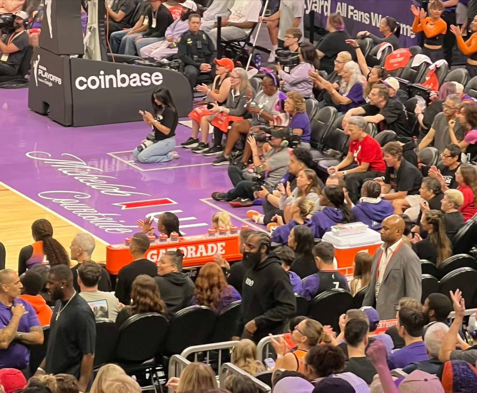 开云入口-哈登迎来十五赛季出色发挥，美国队观众热烈欢呼！再创辉煌时刻的简单介绍-开云入口