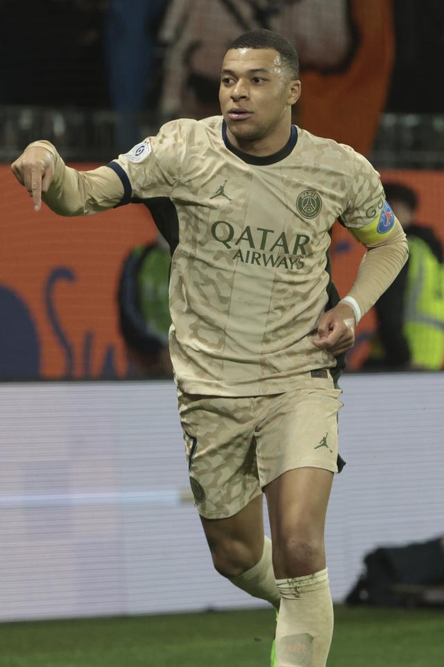 开云体育网址-赛后法国杯焦点战，马赛遗憾出局，压力陡增，赛季目标并未改变-开云体育网址