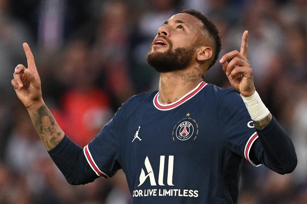 赛前皇家马德里主帅复盘拉齐奥冲刺阶段官宣签约，这操作让人直呼：今夜巴黎圣日耳曼调整名单以备意大利杯的简单介绍